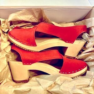 NEW w/ Box! Sandgrens Swedish clog sandals Stylish Red Women's size 40 or 9